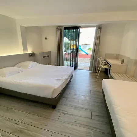 L'ondine Hotell Algajola (Corsica)