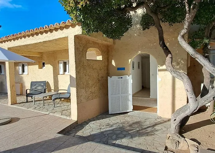 水中精灵酒店 2* 阿尔加约拉